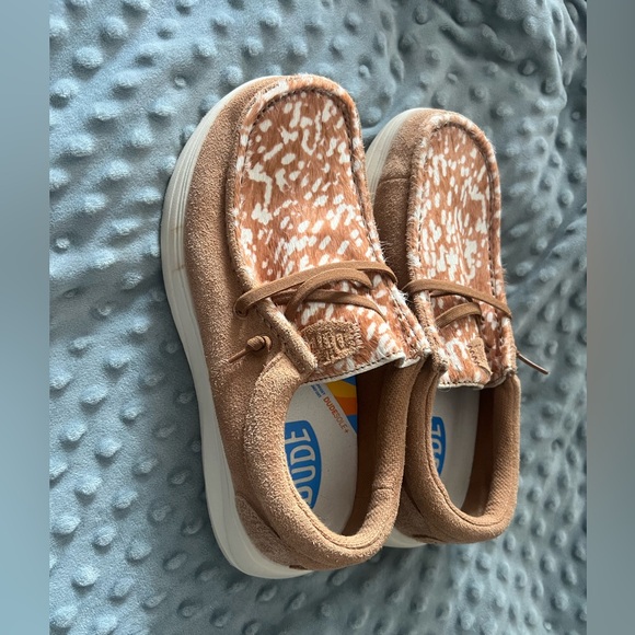 Hey Dude - Wendy Comf Luxe Suede Shoe - Picture 3 of 4